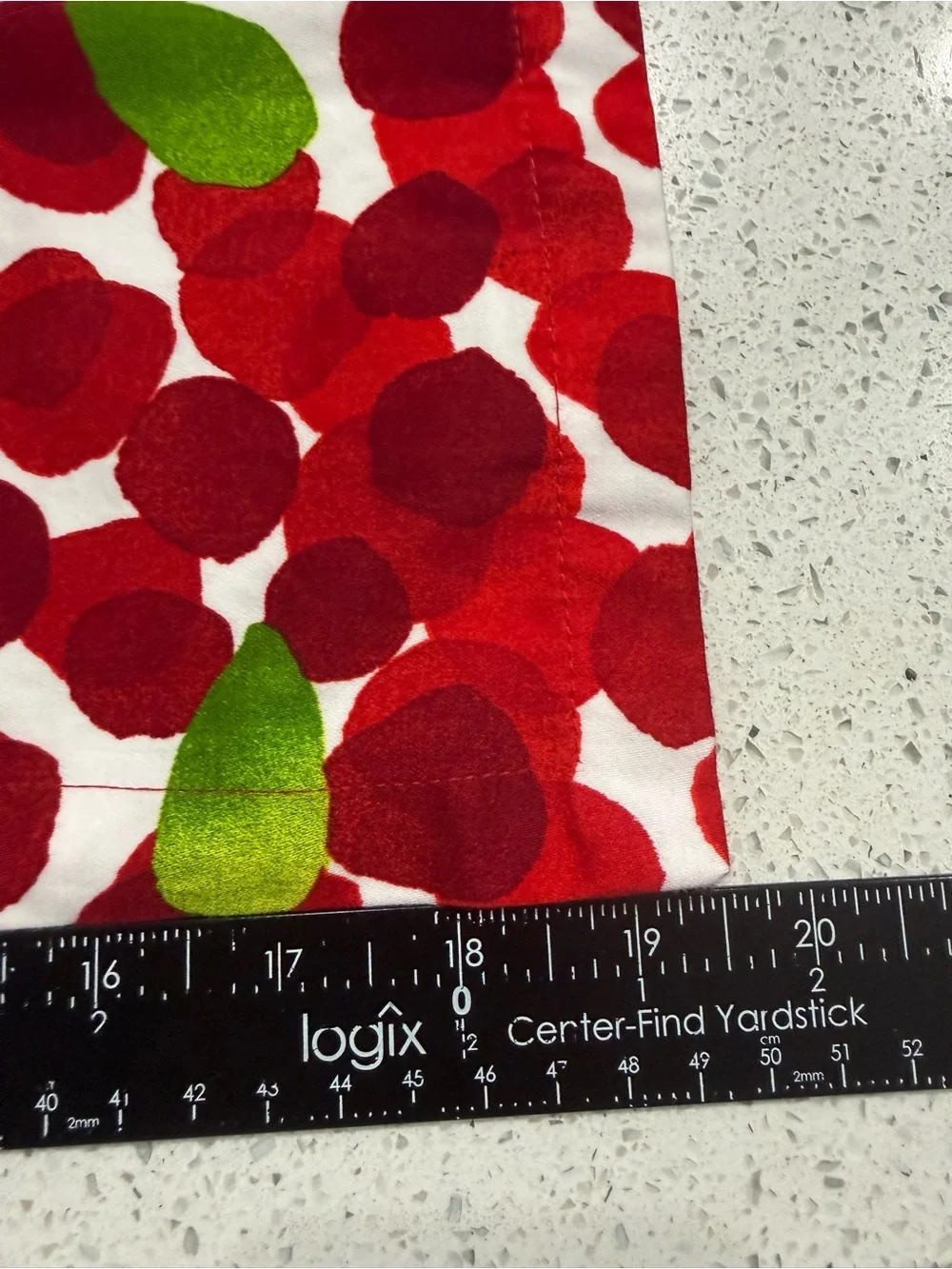 MARIMEKKO MUSTIKKAMAA CRATE &BARREL Set of 6 Napkins